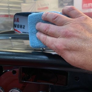 Machine Sanding Polishing Glass Windshields Mike Phillips