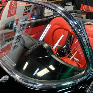 Machine Sanding Polishing Glass Windshields Mike Phillips