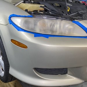 10-16-2022_Mazda_6S_Headlights_Before-1