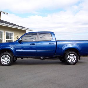 05TUNDRA_17_