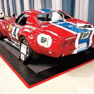 vemp_1003_11_o_corvettes_at_carlisle_show_1968_race_corvette
