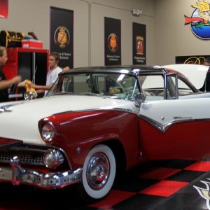 What's in the Garage TV Show with Mike Phillips at Autogeek.net