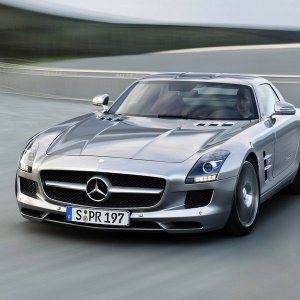 Mercedes-Benz-SLS-AMG-31-Silver