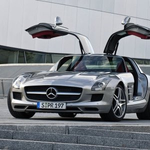 Mercedes-Benz-SLS_AMG_2011_1600x1200_wallpaper_04