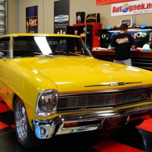 What's in the Garage TV Show with Mike Phillips at Autogeek.net