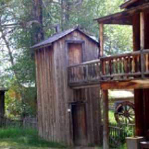 Double_Decker_Outhouse