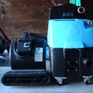 Hot water extractor