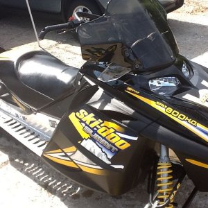 800 right front view after