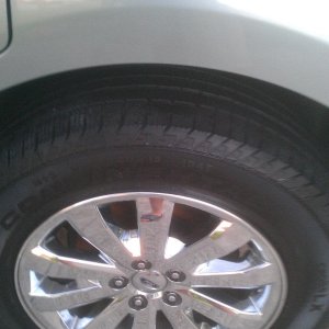 Clean Wheel and Tire 2