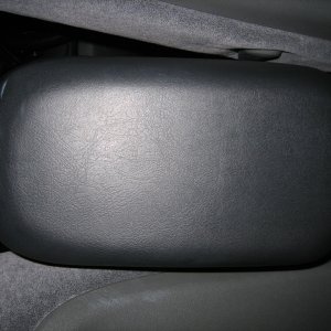 Center Console lid after cleaning with Shampoo Gel