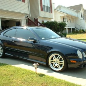 2002 CLK430 in the shade