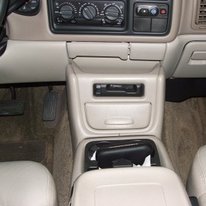 Interior_Detail_Console_Before