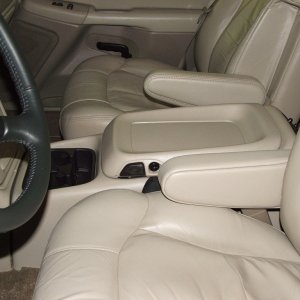 Interior_Detail_Front_Seat_After