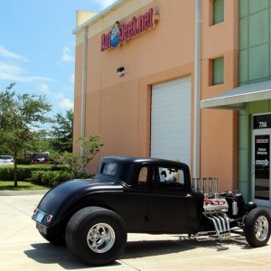 Wicked Bad Pontiac 5-Window Coupe with a Hemi Engine