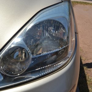 Toyota_headlight_2
