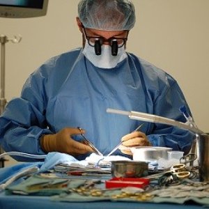 Doctor-Operating