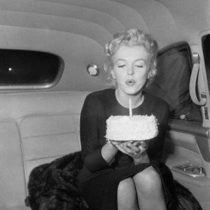 Marylin Monroe Birthday Cake