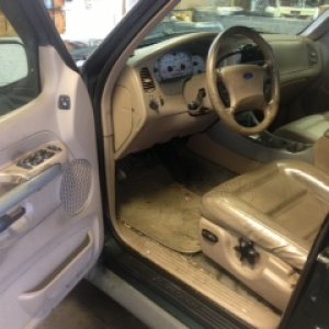 02 Ford Explorer Sport Trac interior