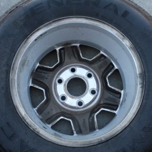 385