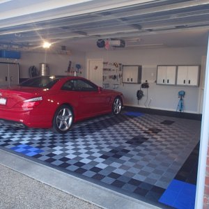 Garage_with_car