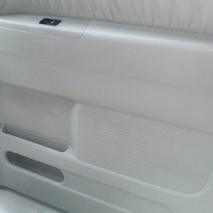 clean_right_side_door_gum