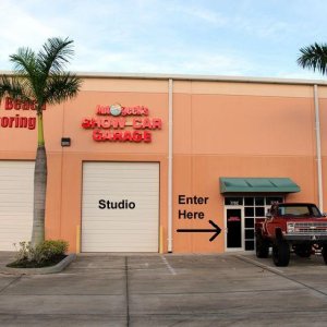 Autogeeks Show Car Garage Studio with Mike Phillips