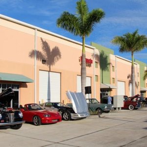 Autogeeks Cars and Coffee with Mike Phillips