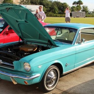 Autogeeks Cars and Coffee with Mike Phillips