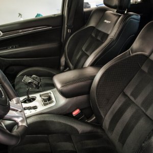 jeep_srt_interior