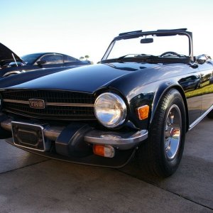 Autogeeks Cars and Coffee with Mike Phillips