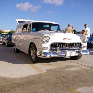 Autogeeks Cars and Coffee with Mike Phillips