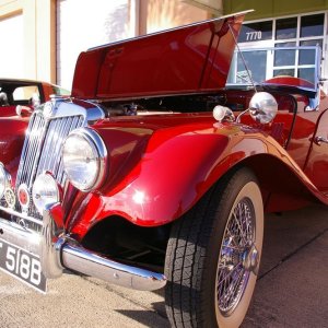 Autogeeks Cars and Coffee with Mike Phillips