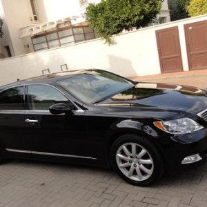 Lexus LS 460 Black polish, wax, detailing by Sharkpolitur