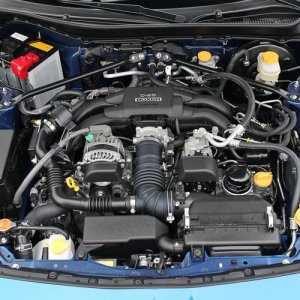 2013-subaru-brz-engine-bay