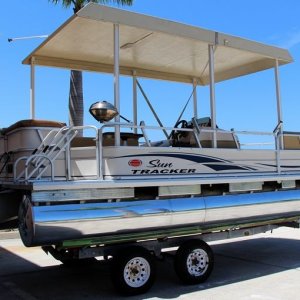 How to polish a Pontoon boat by Mike Phillips at Marine31.com