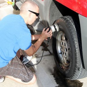002 Red Chevy Avalanche Detail Class at Autogeek with Mike Phillips