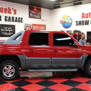 002 Red Chevy Avalanche Detail Class at Autogeek with Mike Phillips