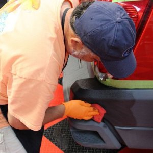 002 Red Chevy Avalanche Detail Class at Autogeek with Mike Phillips