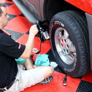 002 Red Chevy Avalanche Detail Class at Autogeek with Mike Phillips