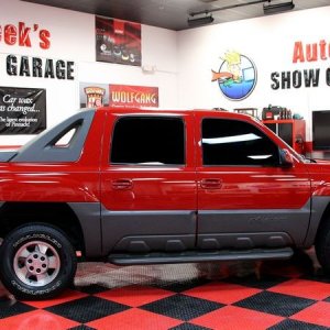 002 Red Chevy Avalanche Detail Class at Autogeek with Mike Phillips