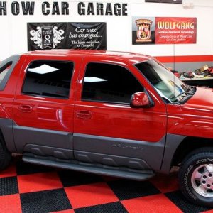 002 Red Chevy Avalanche Detail Class at Autogeek with Mike Phillips