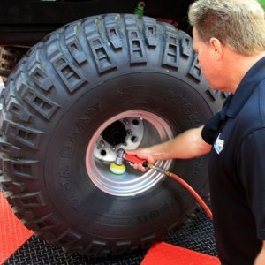 Griots Garage 3 inch Pneumatic Orbital Polisher by Mike Phillips