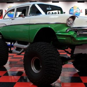 Monster 4x4 1957 Chevy Bel Air