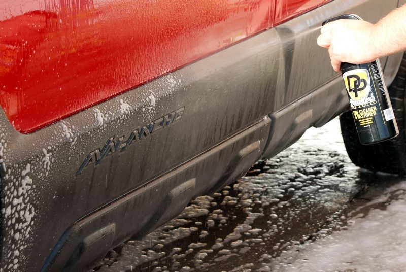 002 Red Chevy Avalanche Detail Class at Autogeek with Mike Phillips