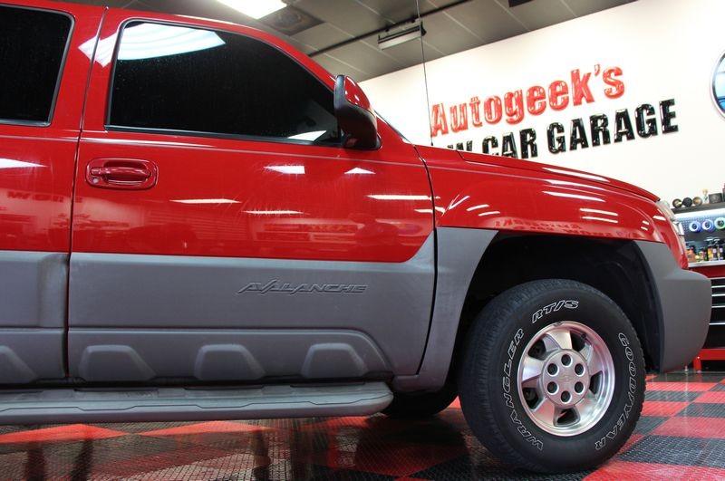002 Red Chevy Avalanche Detail Class at Autogeek with Mike Phillips