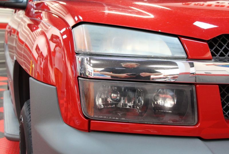 002 Red Chevy Avalanche Detail Class at Autogeek with Mike Phillips