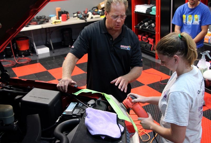 002 Red Chevy Avalanche Detail Class at Autogeek with Mike Phillips