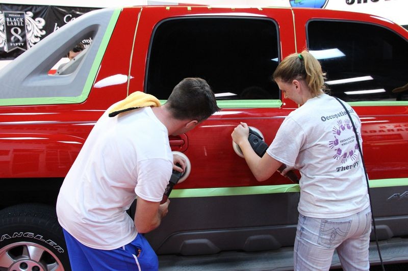 002 Red Chevy Avalanche Detail Class at Autogeek with Mike Phillips