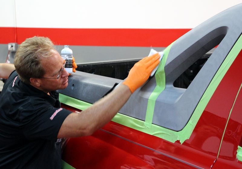 002 Red Chevy Avalanche Detail Class at Autogeek with Mike Phillips