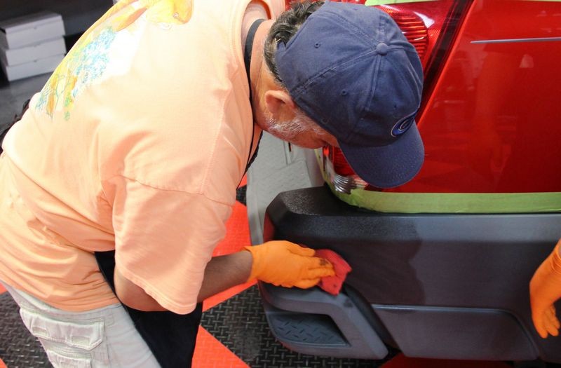 002 Red Chevy Avalanche Detail Class at Autogeek with Mike Phillips